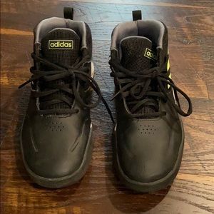 Boys Basketball Shoea